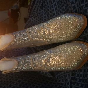 Size 39 (8.5) cowgirl boots